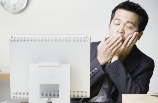 總是困倦想睡覺該怎么辦才好 三個小動作幫你提神