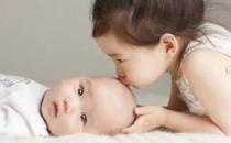 ?偏愛(ài)是對(duì)孩子最大的傷害 家長(zhǎng)要盡可能地一視同仁