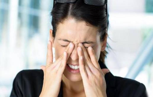 眼睛不舒服 不同癥狀眼睛瘙癢要對(duì)癥下藥
