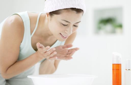 油性皮膚易出油 控油的實用妙招