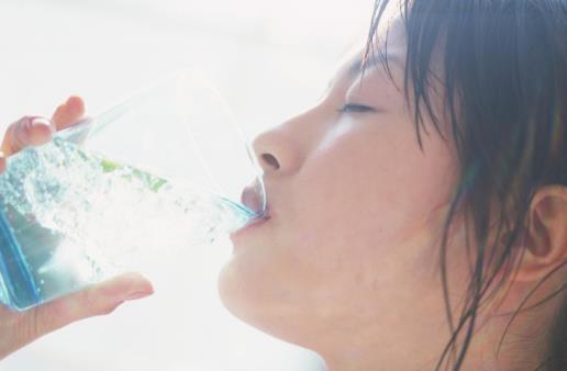 女孩子日常要怎么做才能養(yǎng)出好皮膚