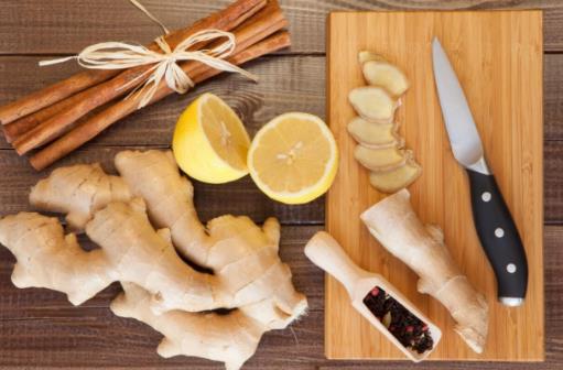 每天睡前堅持用生姜貼肚臍 生姜的養生功效大全