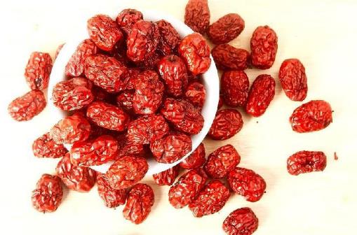 卵巢是女性重要的一個部位，卵巢衰老的話，女人的容顏也