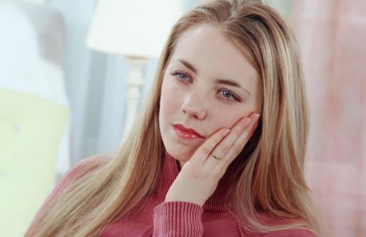 口腔白斑切勿私自用藥 科學(xué)就診預(yù)防口腔白斑