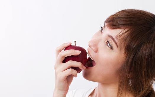 早上空腹吃蘋果不是所有人都適合 吃蘋果的禁忌