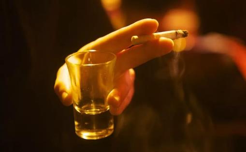 千杯不醉的人的秘訣 關于安全喝白酒的量