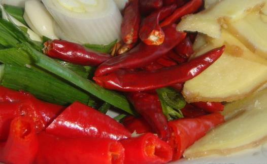 臉上長痘痘 調理飲食應該注意的事項