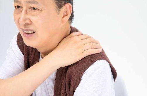 肩痛梳不了頭到底為啥 肩周炎的幾個時期和治療方法