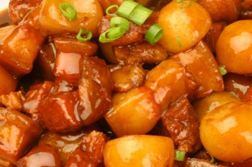 燜煮土豆吃膩了？不妨換這做法嘗嘗，軟爛美味，酸甜可口