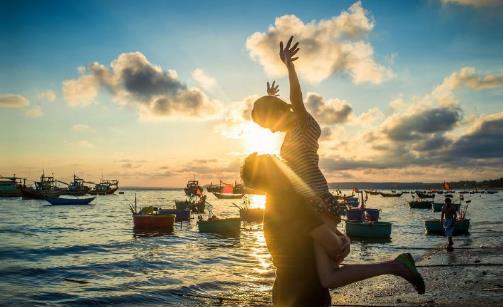 女人，對你動了真情的男人，才不會讓你受這三種委屈，請