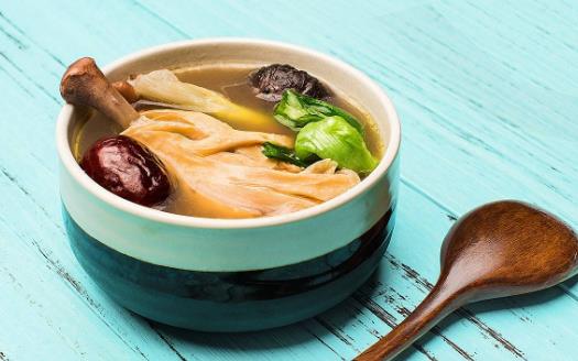 雞湯為滋補的佳品 不太適合飲用雞湯的人群