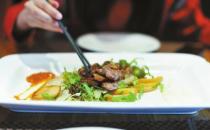 隔夜菜與夜并沒有什么關系 保存剩菜有講究快學起來