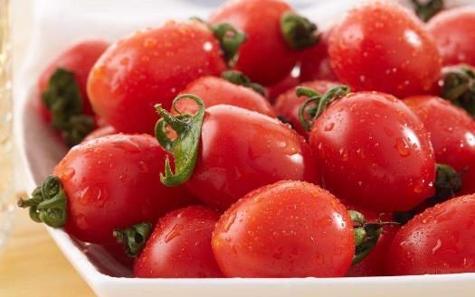 圣女能果延緩衰老潤(rùn)澤肌膚 食用圣女果注意事項(xiàng)