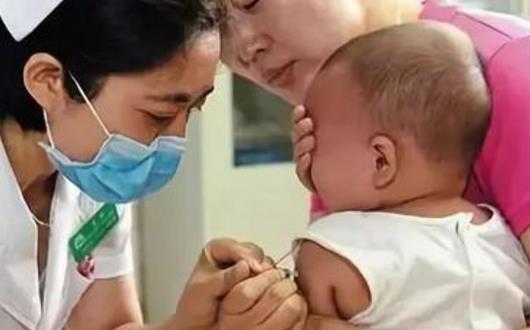 寶寶打各種疫苗以預防疾病 寶寶預防接種的異常反應