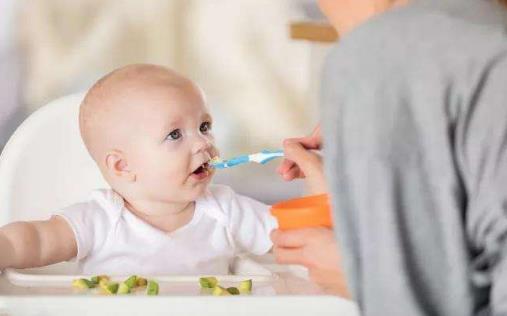 寶寶吃米粉滿足需求 給寶寶沖米粉常見誤區