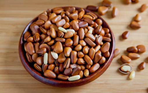 這種堅果好處多,若中老年人堅持吃2周,身體7大好處顯而易