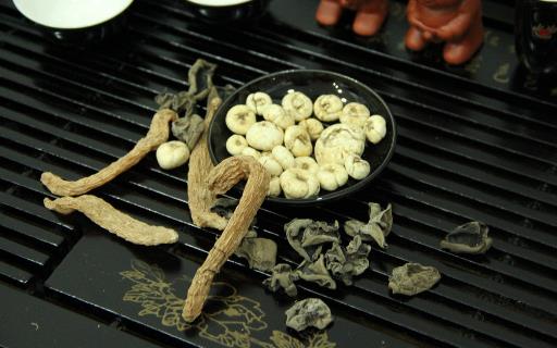 經(jīng)常煲中藥你煲的對(duì)嗎？ 可能令藥效減半