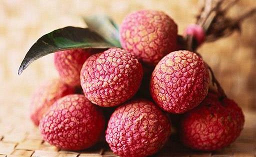 長(zhǎng)寶寶時(shí)間只吃軟食牙齒問(wèn)題多 寶寶吃硬食的咀嚼訓(xùn)練