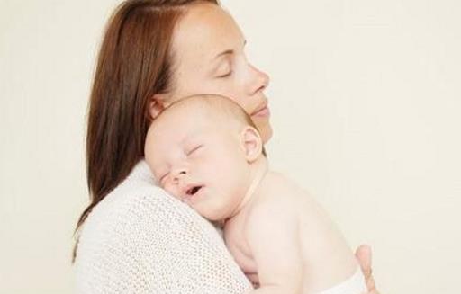 寶寶多大可以豎著抱？抱寶寶還有這么多學問