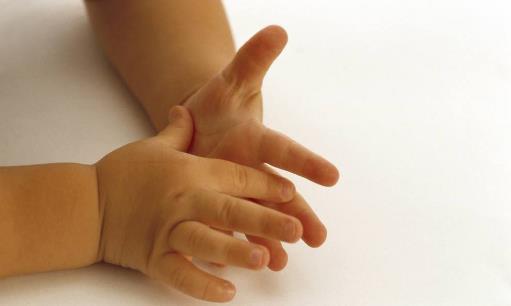 逗寶寶玩千萬不要經常做的動作 小心這樣傷害到寶寶