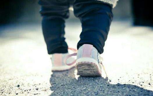 扔掉學步車 讓寶寶多接觸大自然