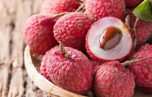 夏天吃荔枝的好處 吃荔枝注意事項