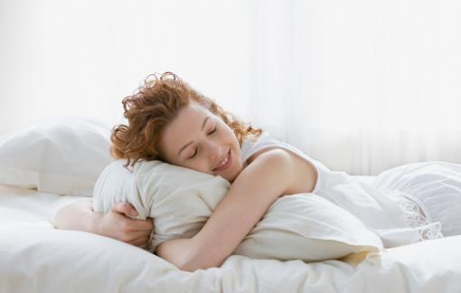 喜歡賴床那你要注意防范肥胖 改掉賴床壞習慣的方法