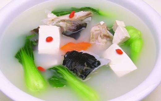 魚頭豆腐是杭州名菜 魚頭豆腐與乾隆的故事