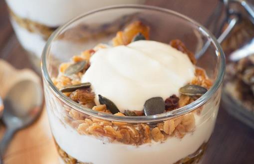 酸奶的營養(yǎng)密碼隱藏在外包裝的標(biāo)簽上 挑選酸奶小妙招