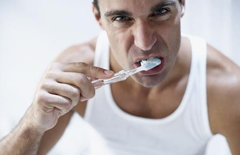 晨起口苦咽干，還帶口臭，因為幕后有3個“大黑手”