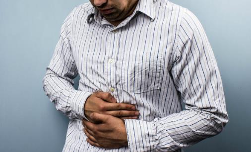 前列腺癌常常有四個(gè)標(biāo)志,腰部出現(xiàn)一個(gè)征兆,提示癌癥已