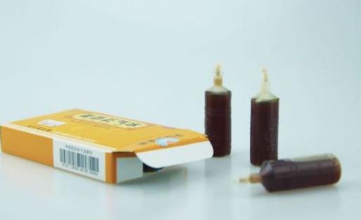 把藿香正氣水涂在腳上,有什么作用?醫(yī)生:還有4個妙用您