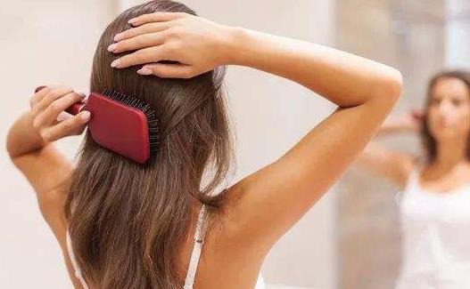 老人洗頭護(hù)發(fā)注意事項 頭發(fā)干透再睡覺