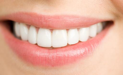 為何年齡越大牙縫越大?可能是五個原因所致,希望你別不