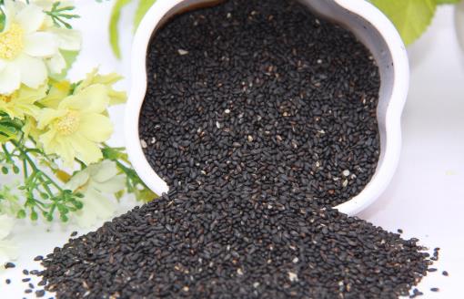 黑芝麻是“滋補圣藥”，養肝腎生黑發？如此神奇嗎？還是