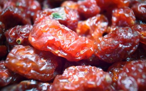 葡萄干太臟怎么洗?清水洗不凈,加入兩種調(diào)味料,3分鐘就