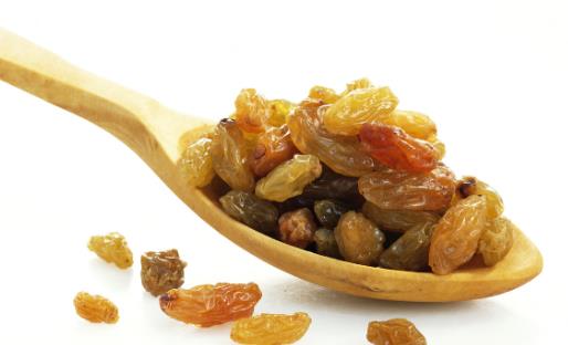 葡萄干太臟怎么洗?清水洗不凈,加入兩種調(diào)味料,3分鐘就