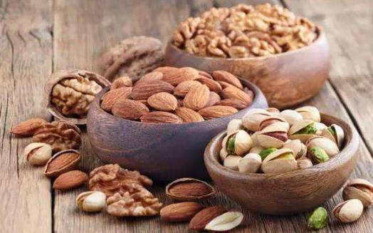 老年人吃堅(jiān)果可以減緩視力衰退 老年人應(yīng)選擇的堅(jiān)果