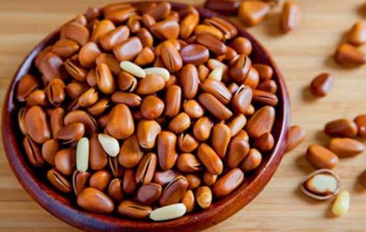 老年人吃堅(jiān)果可以減緩視力衰退 老年人應(yīng)選擇的堅(jiān)果