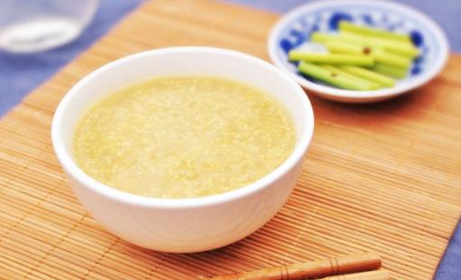 小米粥怎樣才能熬出“米油”?糖尿病人喝小米粥時,注意