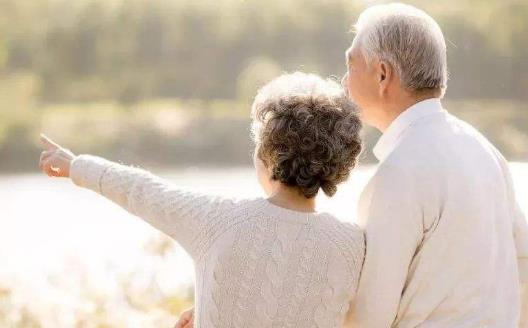 被老年人忽視的衛生習慣 子女跟老人溝通講究技巧