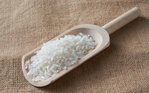 大米放冰箱容易被污染?假!但有些食物寧愿扔了,也不能