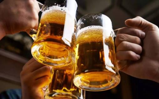 一喝酒就臉紅是酒量小?你的酒量或是“命中注定”,練不