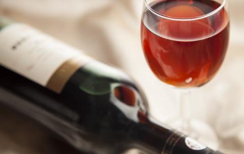 一喝酒就臉紅是酒量小?你的酒量或是“命中注定”,練不