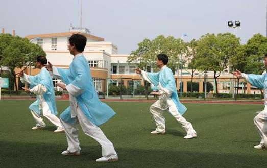 老年人運動不當過度膝蓋受傷 容易傷膝蓋的運動