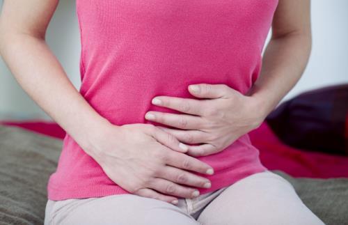 放屁數次多，是腸胃有問題？2個因素自測一下，別拖延太久