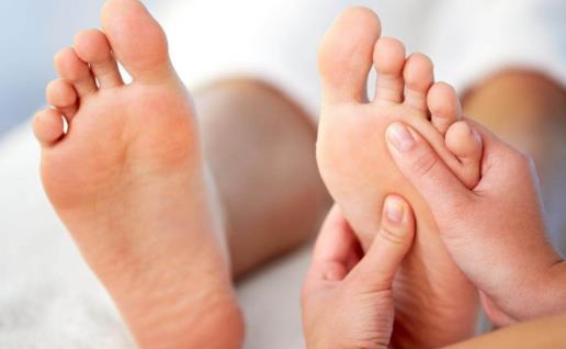人老腳先衰 按摩腳部5大保健穴來強身健體