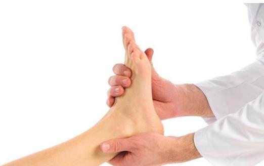 人老腳先衰 按摩腳部5大保健穴來強身健體