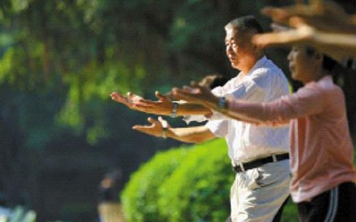 順?biāo)臅r(shí)春生冬藏 盡終其天年度百歲乃去