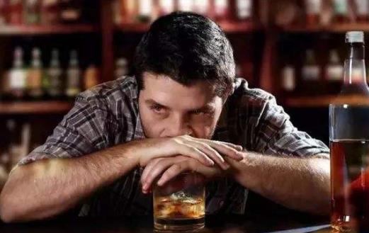 大酒傷肝傷害遠不止于此 大酒也能奪命